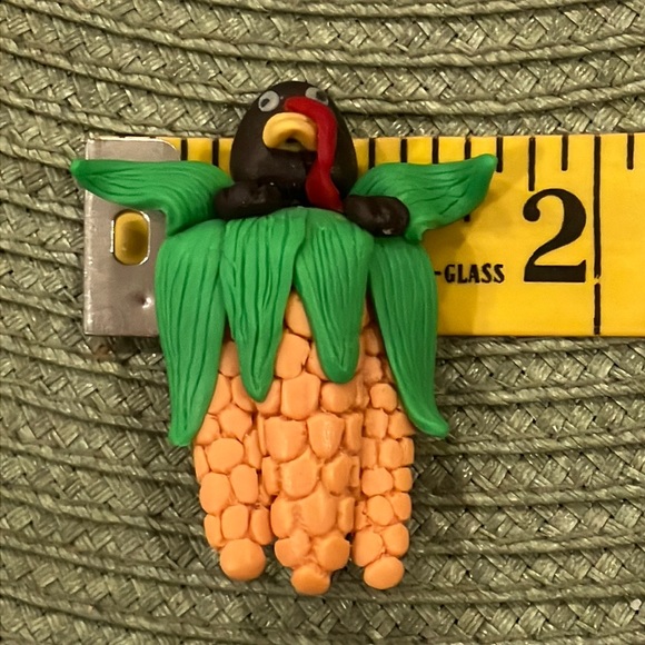 Hand Crafted Thanksgiving Brooch - Picture 4 of 5